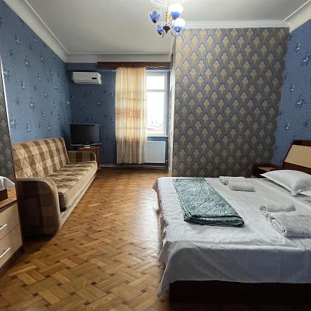 Twins Guest House Batumi Exterior foto